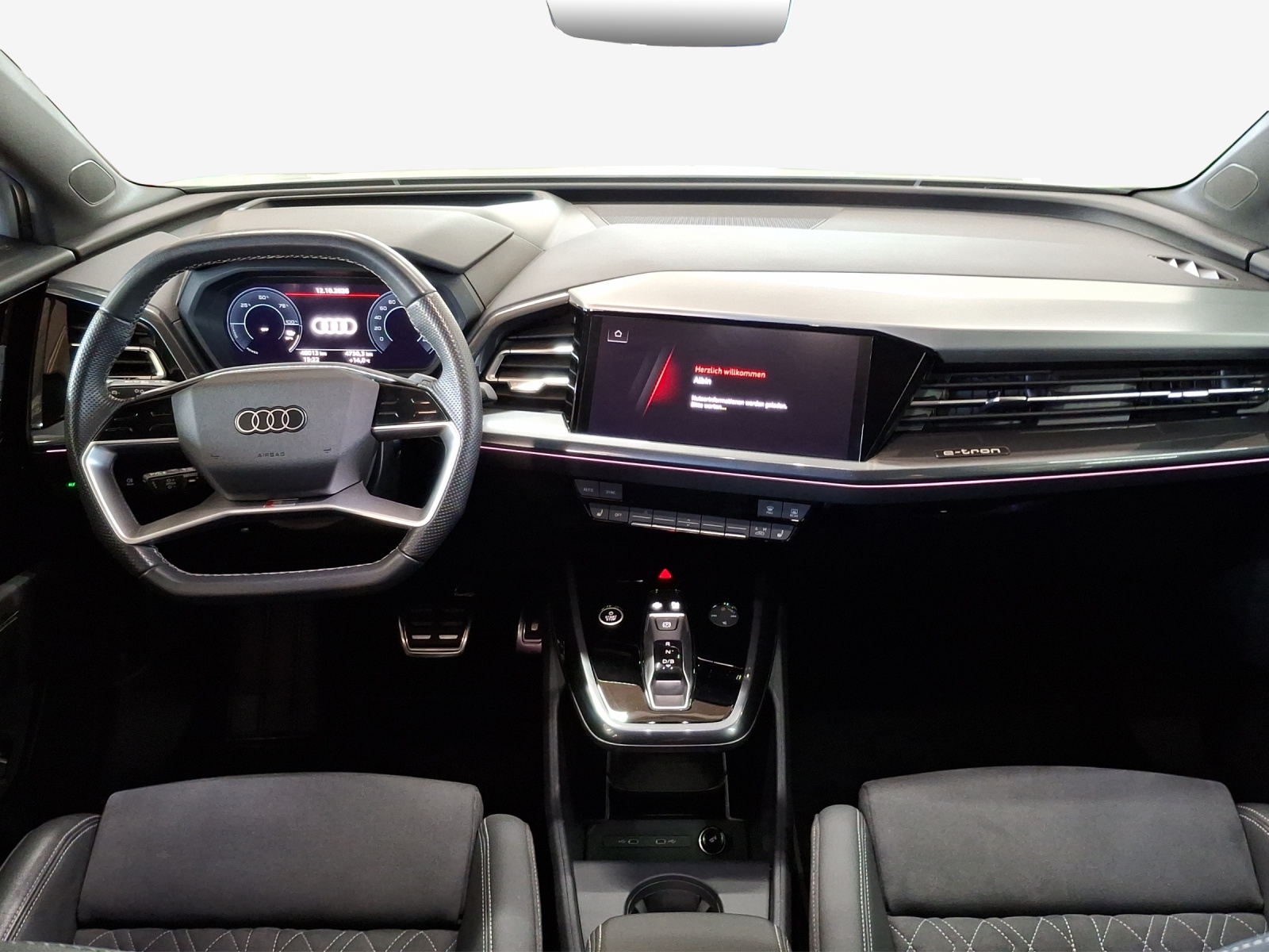 AUDI Q4 e-tron 55 quattro-image-8