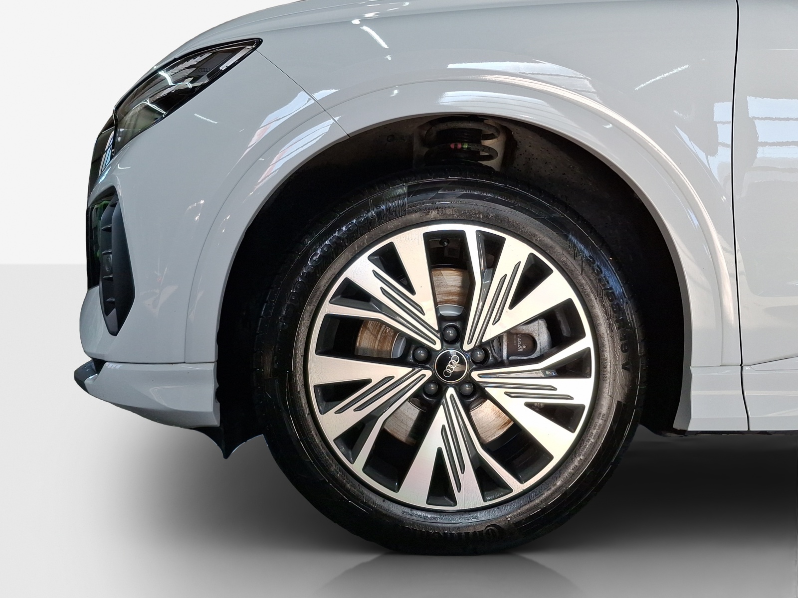 AUDI Q4 e-tron 55 quattro-image-14