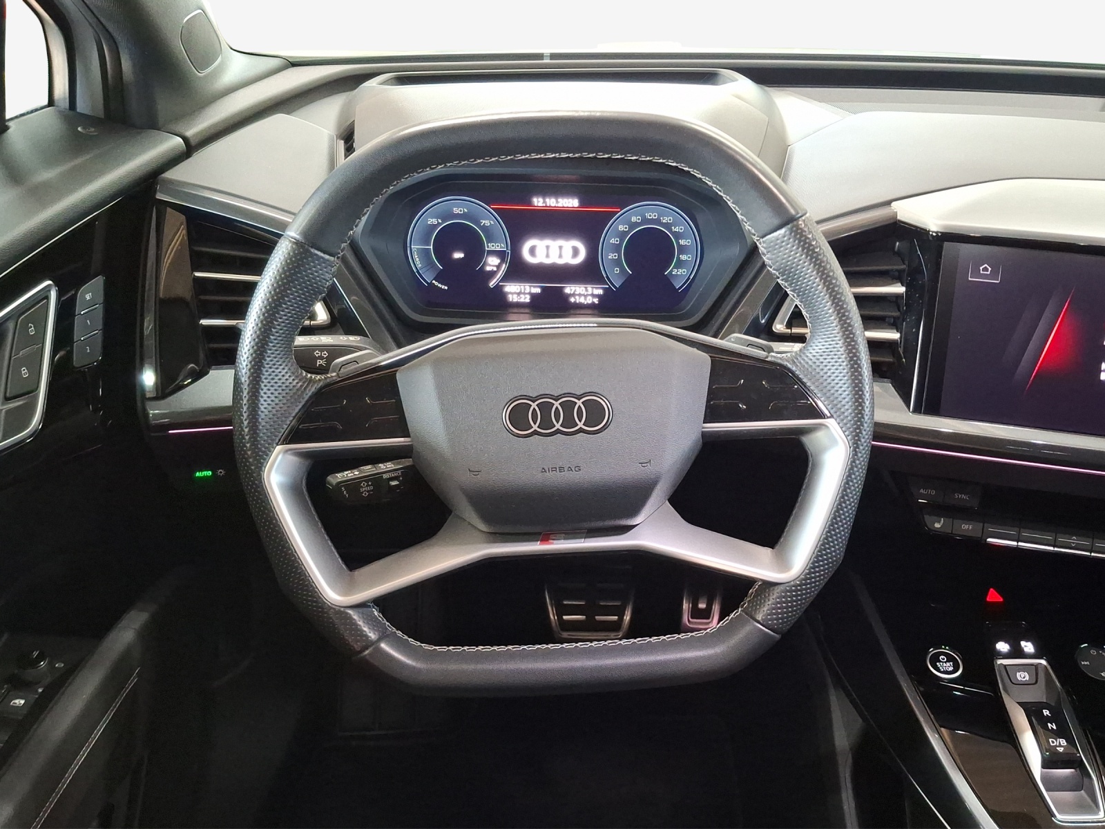 AUDI Q4 e-tron 55 quattro-image-9