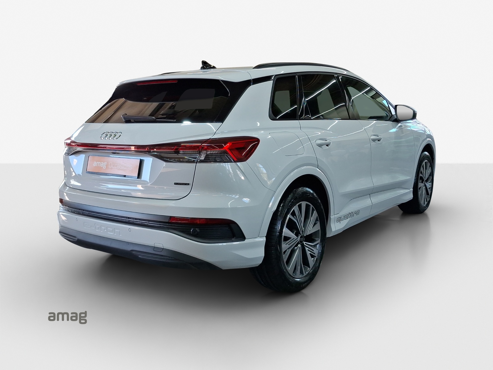 AUDI Q4 e-tron 55 quattro-image-4