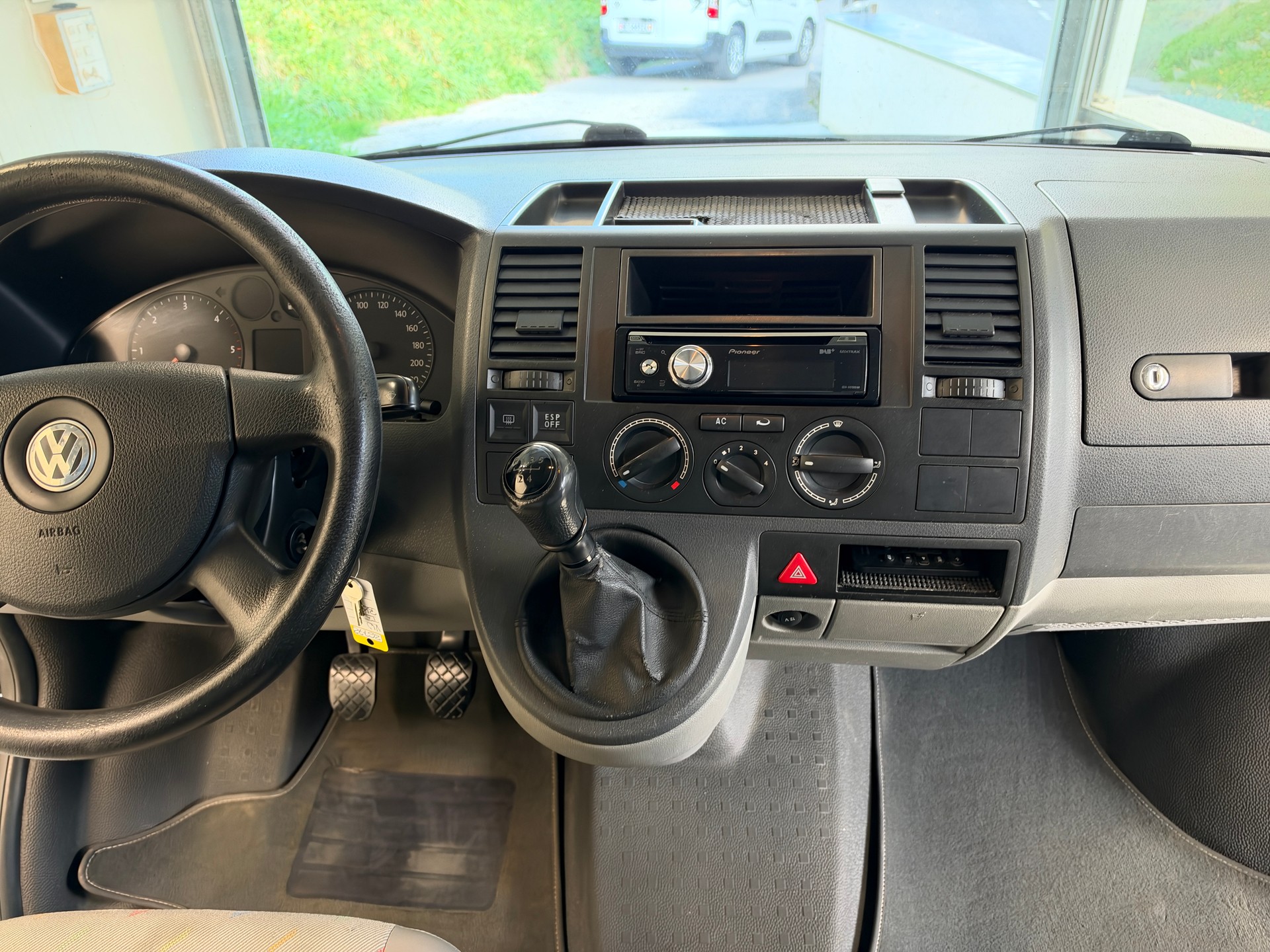 VW 1.9 TDI PD Camping-Bus-image-16