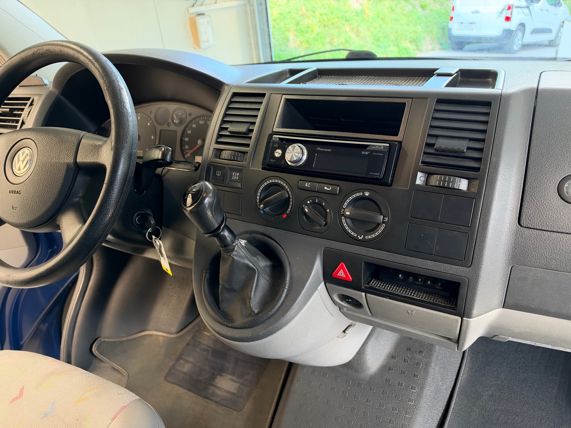 VW 1.9 TDI PD Camping-Bus-image-15