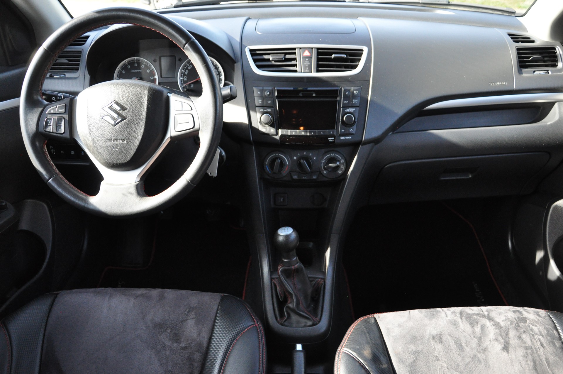 SUZUKI Swift 1.2i 16V GL Sergio Cellano-image-8