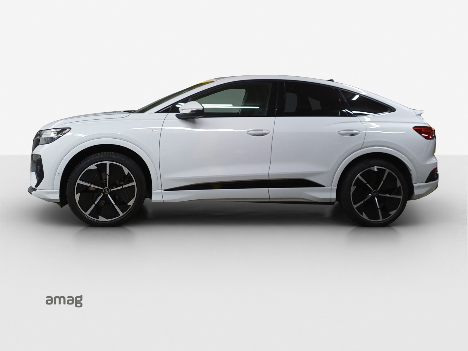 AUDI Q4 Sportback e-tron 50 quattro-image-1
