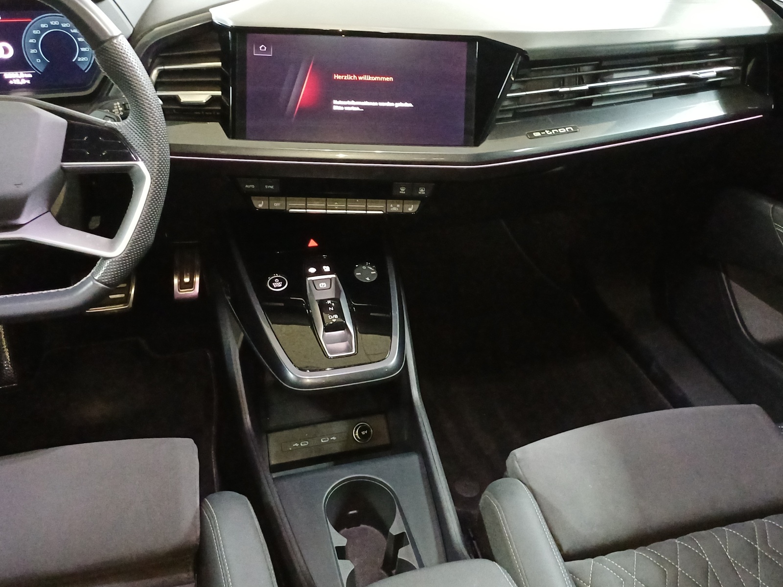 AUDI Q4 Sportback e-tron 50 quattro-image-11
