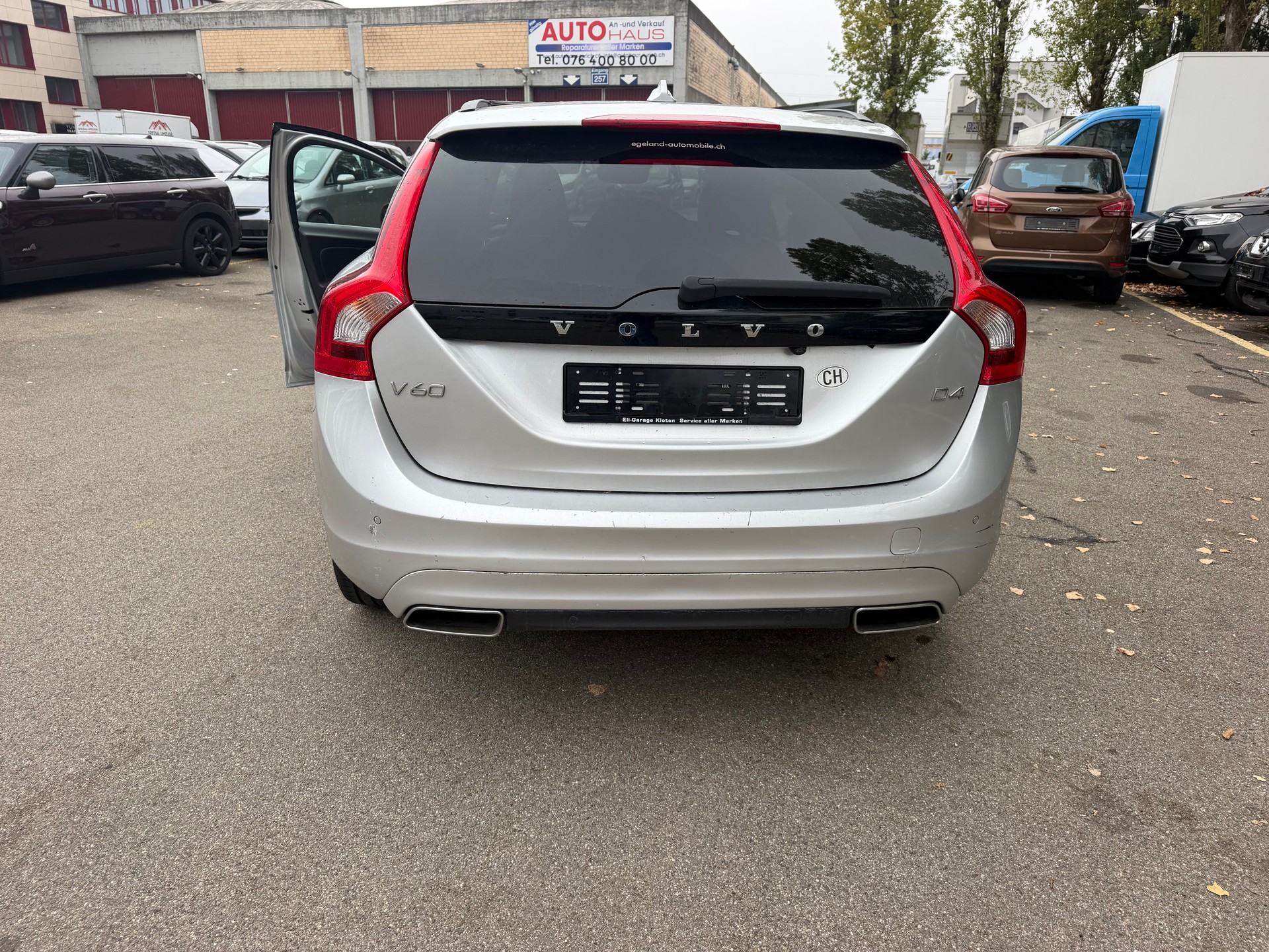 VOLVO V60 D4 Momentum Geartronic-image-6