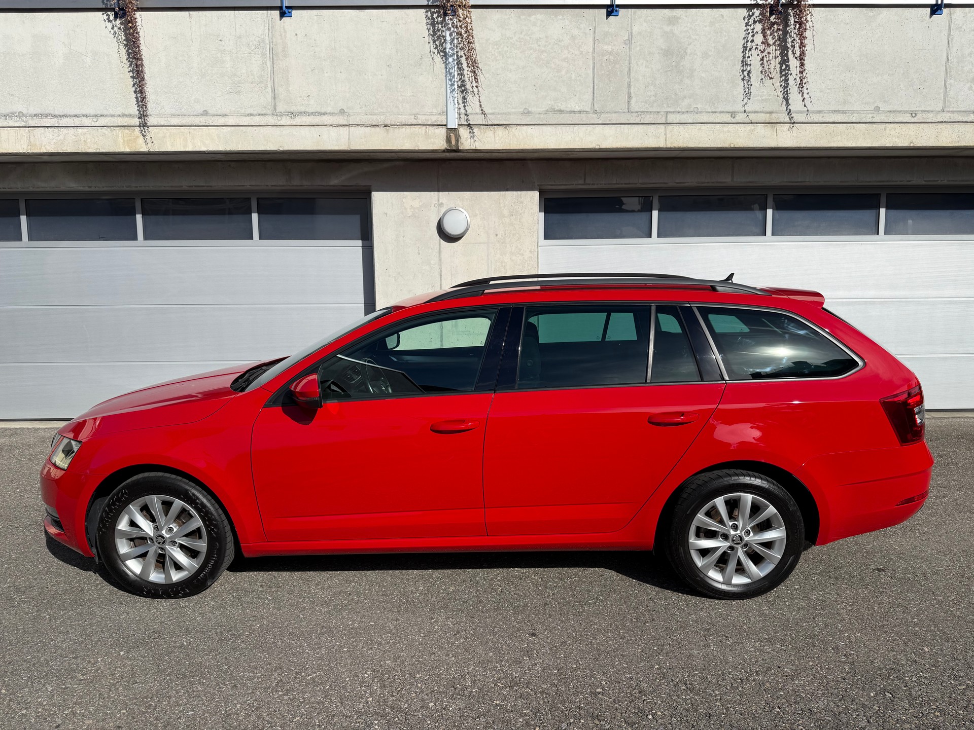 SKODA Octavia Combi 1.6 TDI Ambition 4x4-image-6