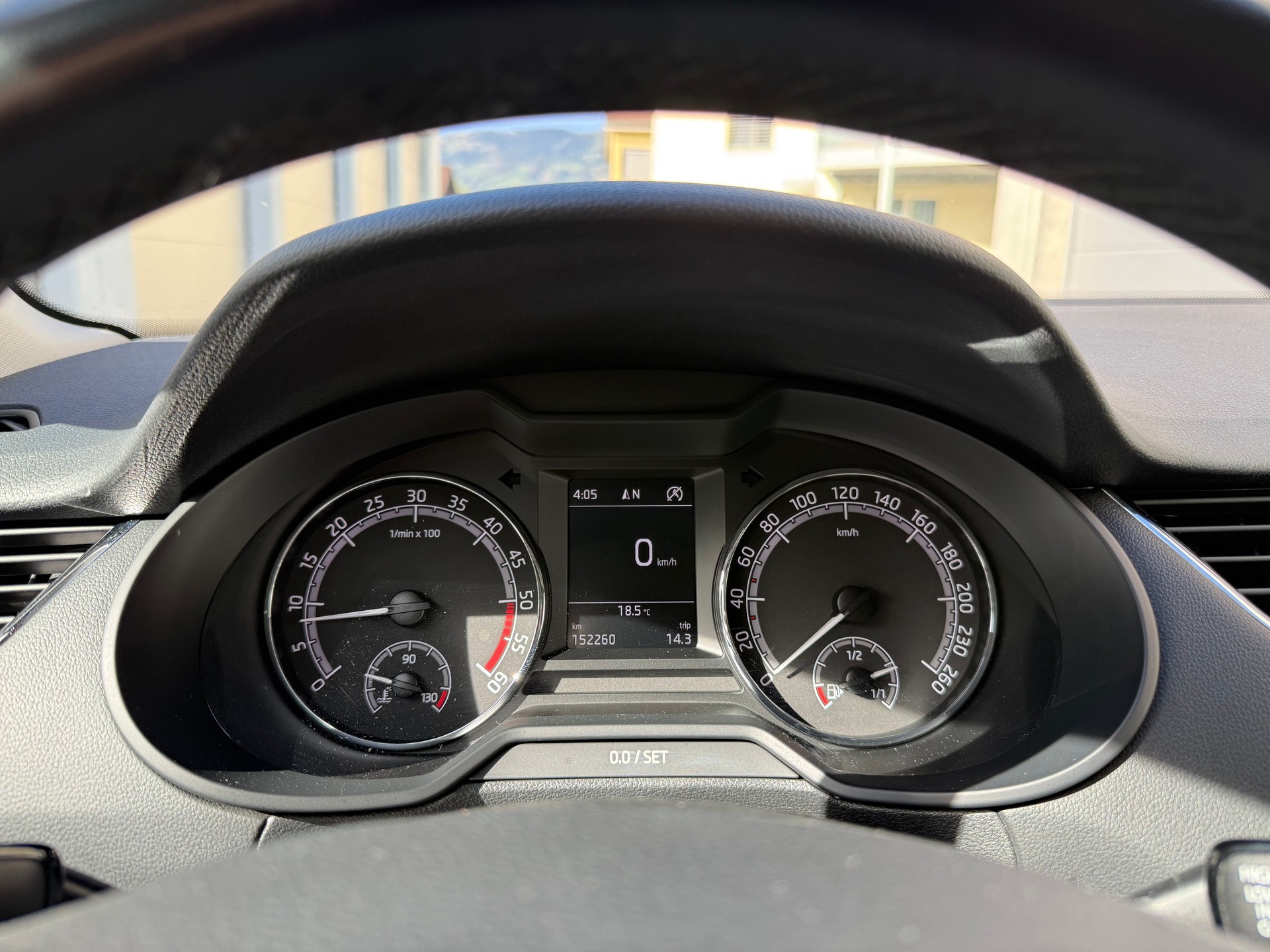 SKODA Octavia Combi 1.6 TDI Ambition 4x4-image-13