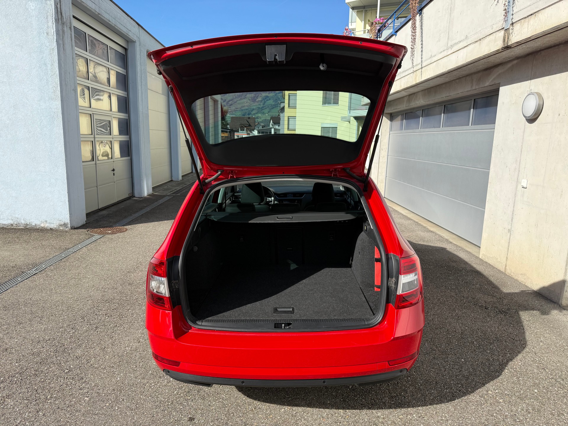 SKODA Octavia Combi 1.6 TDI Ambition 4x4-image-24