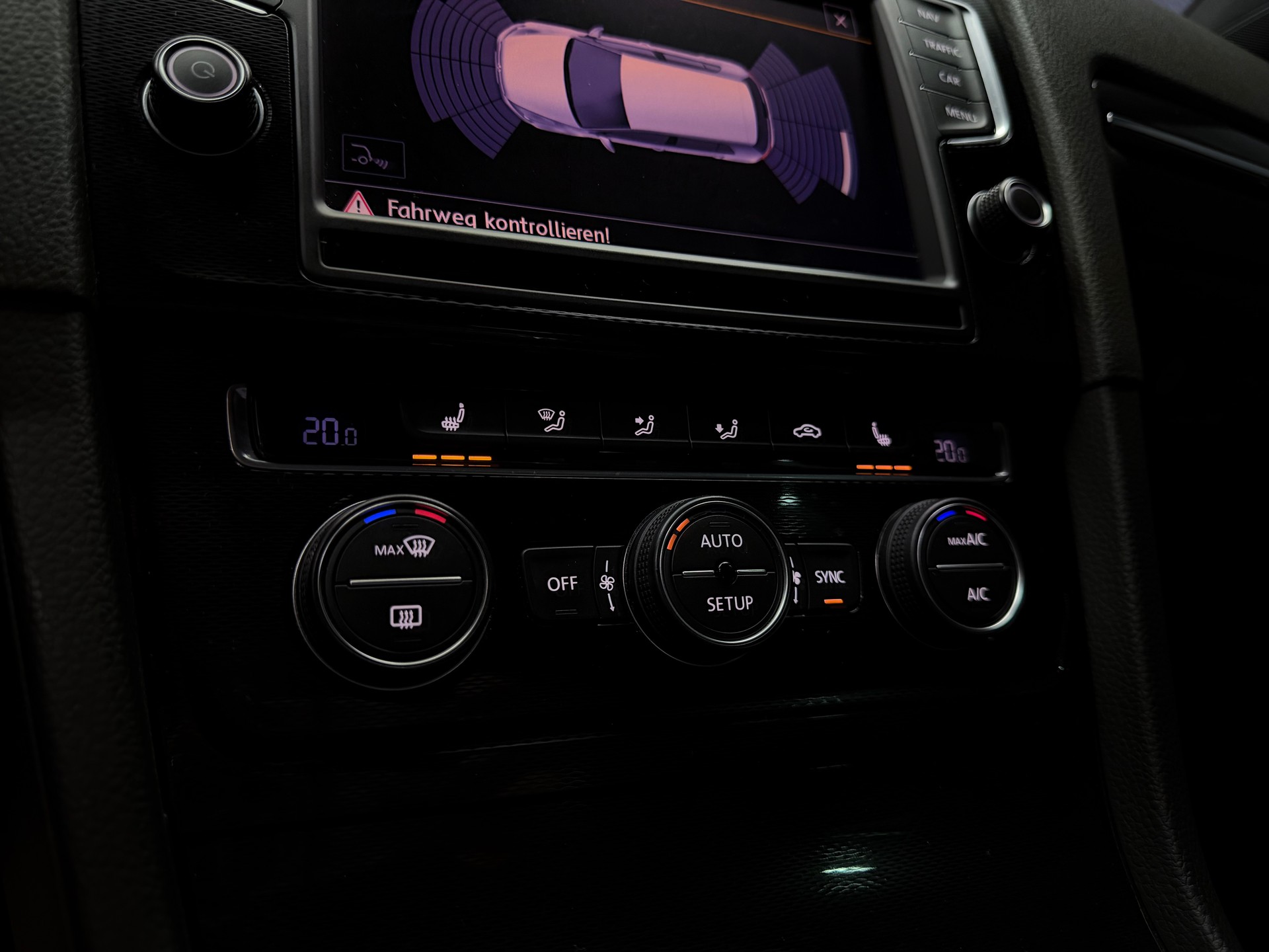 VW Golf 2.0 TSI GTI Performance DSG-image-10