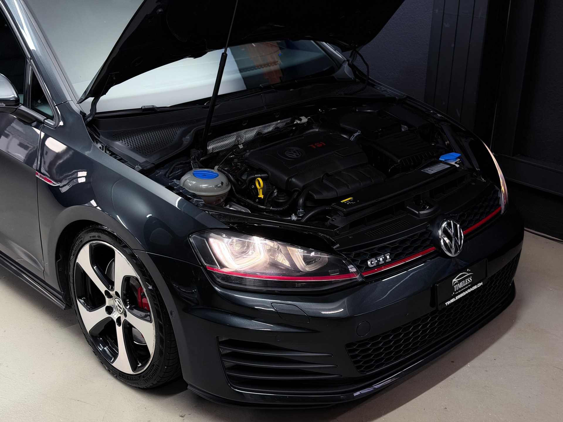 VW Golf 2.0 TSI GTI Performance DSG-image-2