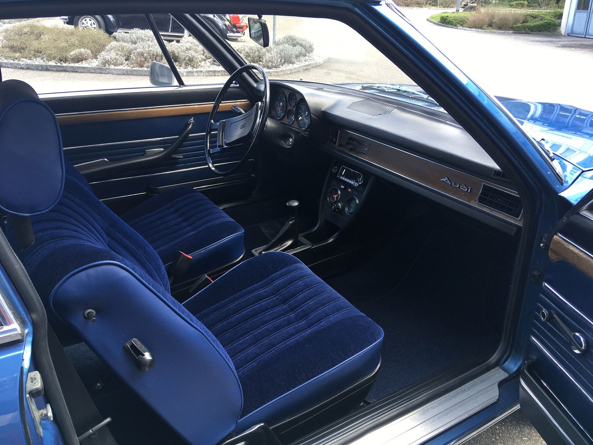 AUDI 100 Coupé S-image-16
