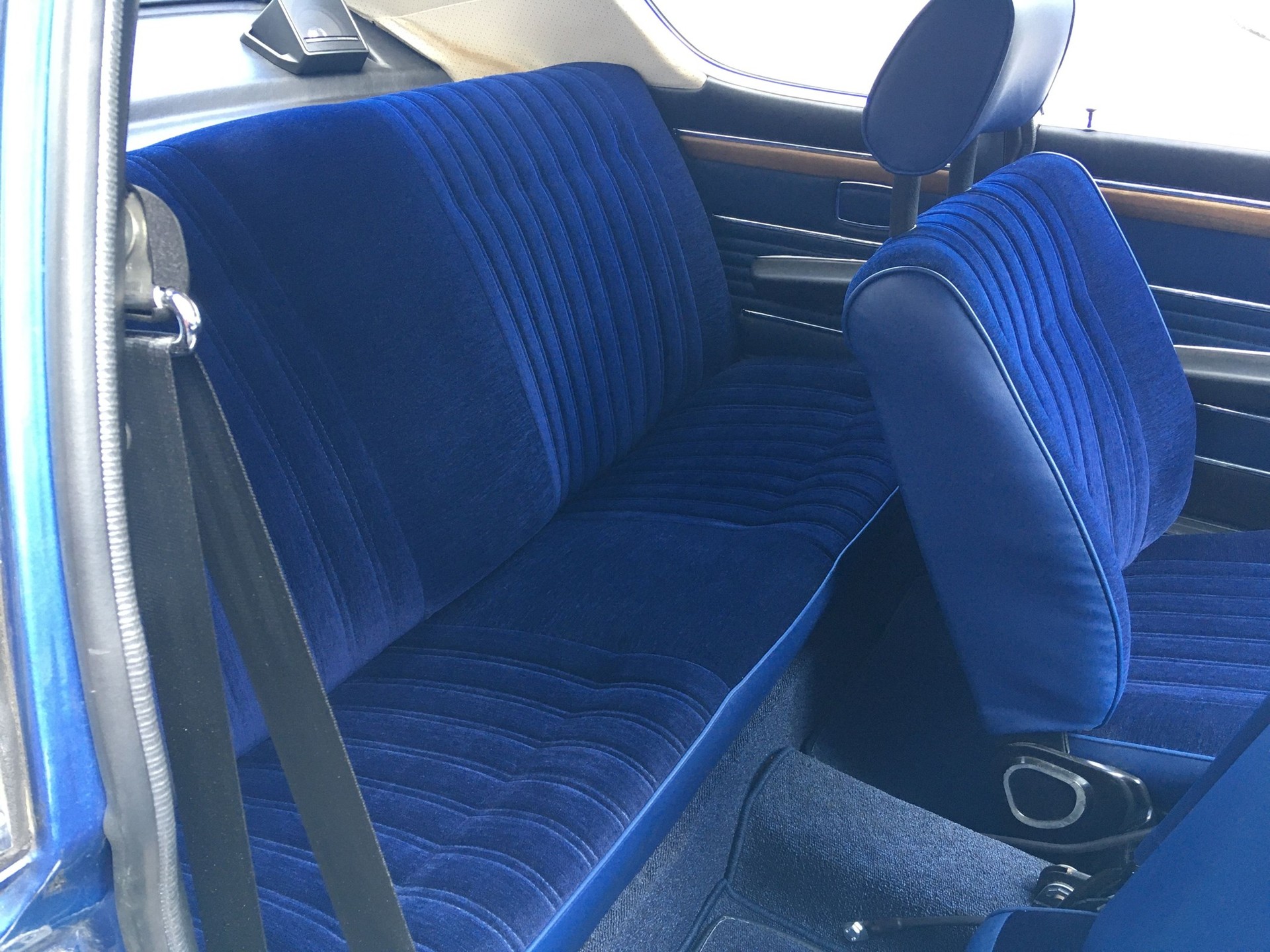 AUDI 100 Coupé S-image-19