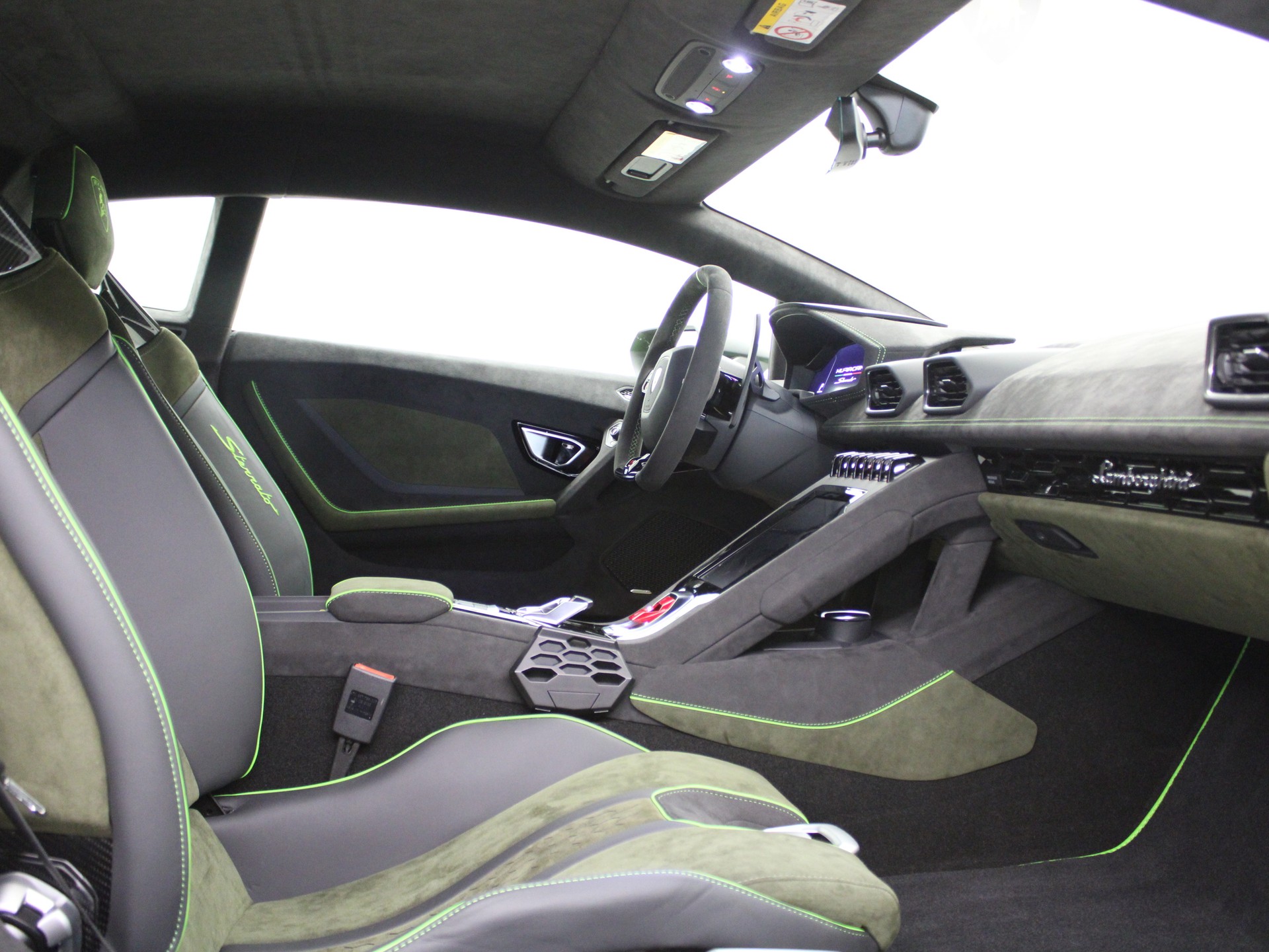 LAMBORGHINI Huracan Sterrato-image-6