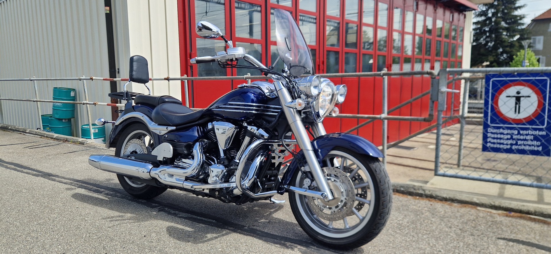 YAMAHA XV 1900 Midnight Star-showroom-element-1