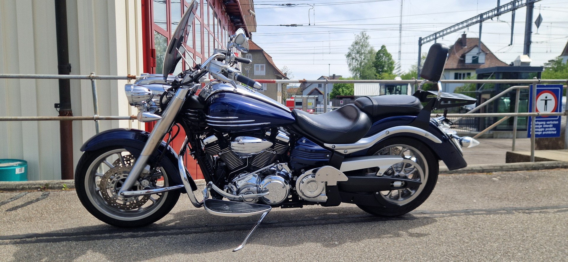 YAMAHA XV 1900 Midnight Star-showroom-element-3
