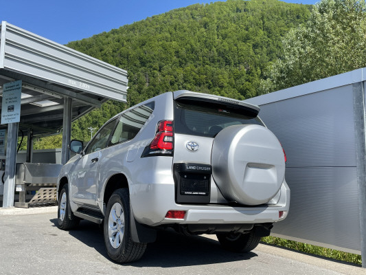TOYOTA LandCruiser 2.8TD Active-image-3