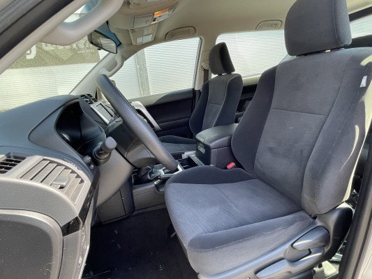 TOYOTA LandCruiser 2.8TD Active-image-5