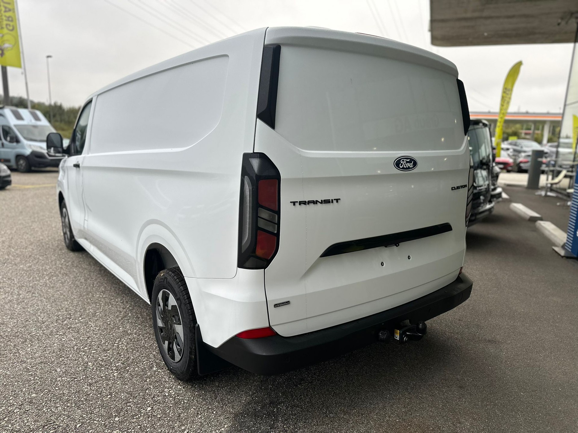 FORD Transit Custom Van PHEV 320 L2H1 Trend Automat-image-5