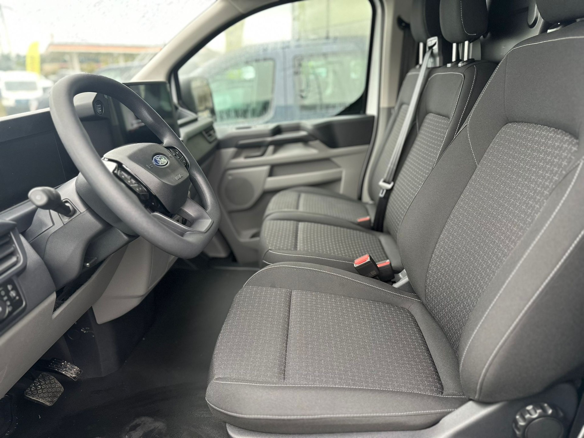 FORD Transit Custom Van PHEV 320 L2H1 Trend Automat-image-8