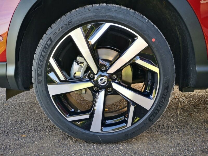 NISSAN Qashqai 1.3 DIG-T tekna+-image-2