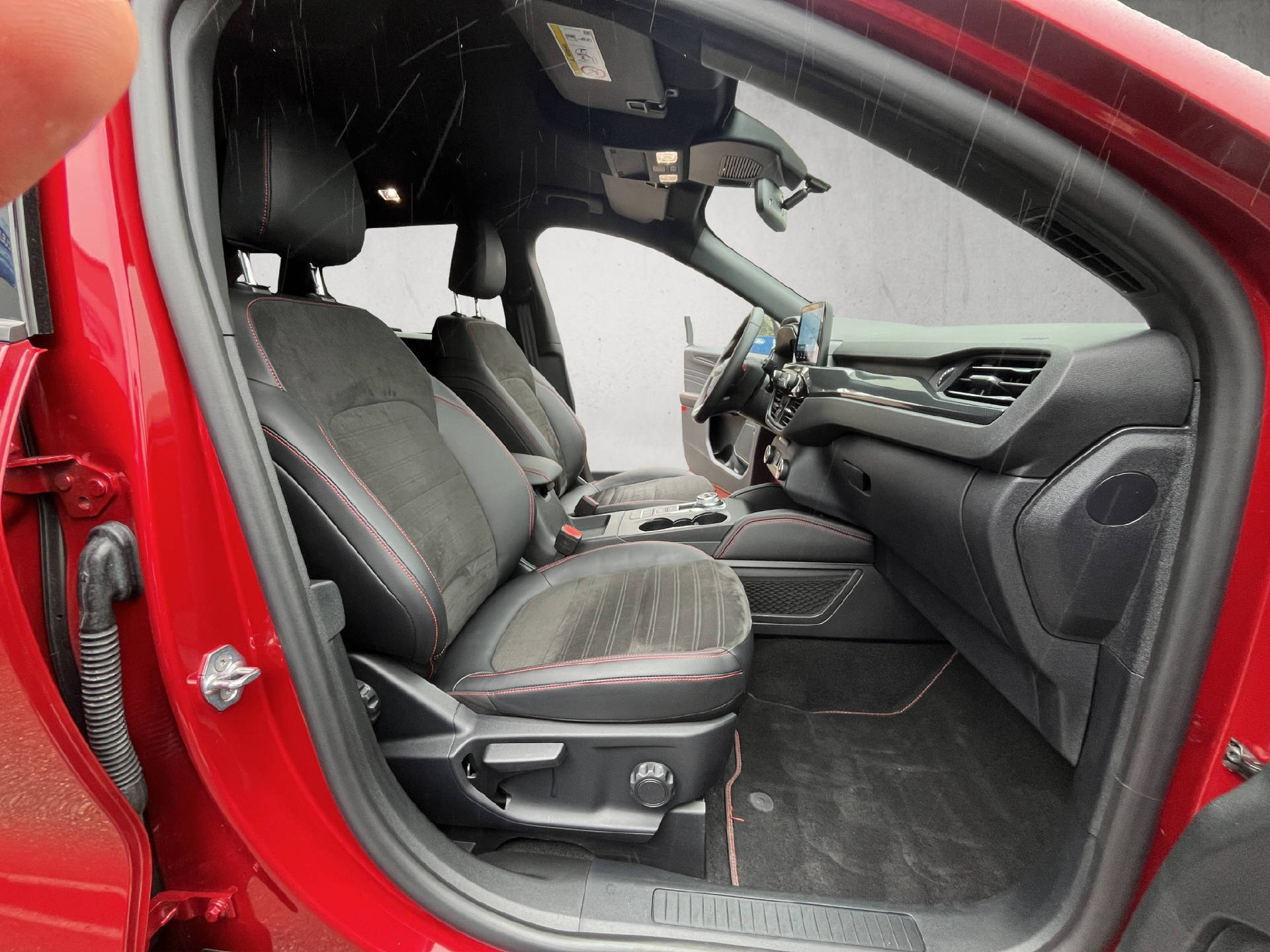 FORD Kuga 2.5 Plug-in Hybrid ST-Line-image-17