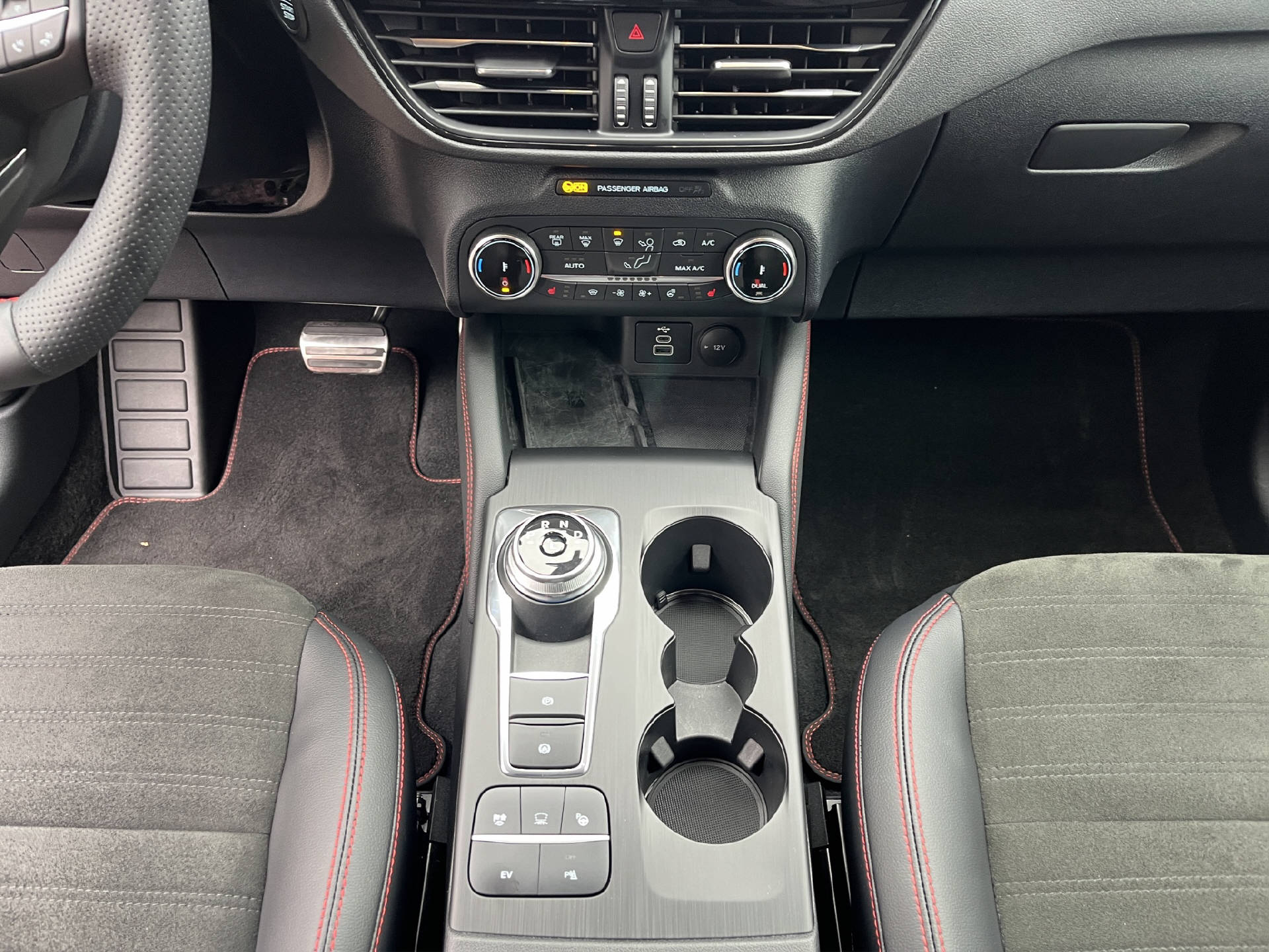 FORD Kuga 2.5 Plug-in Hybrid ST-Line-image-15