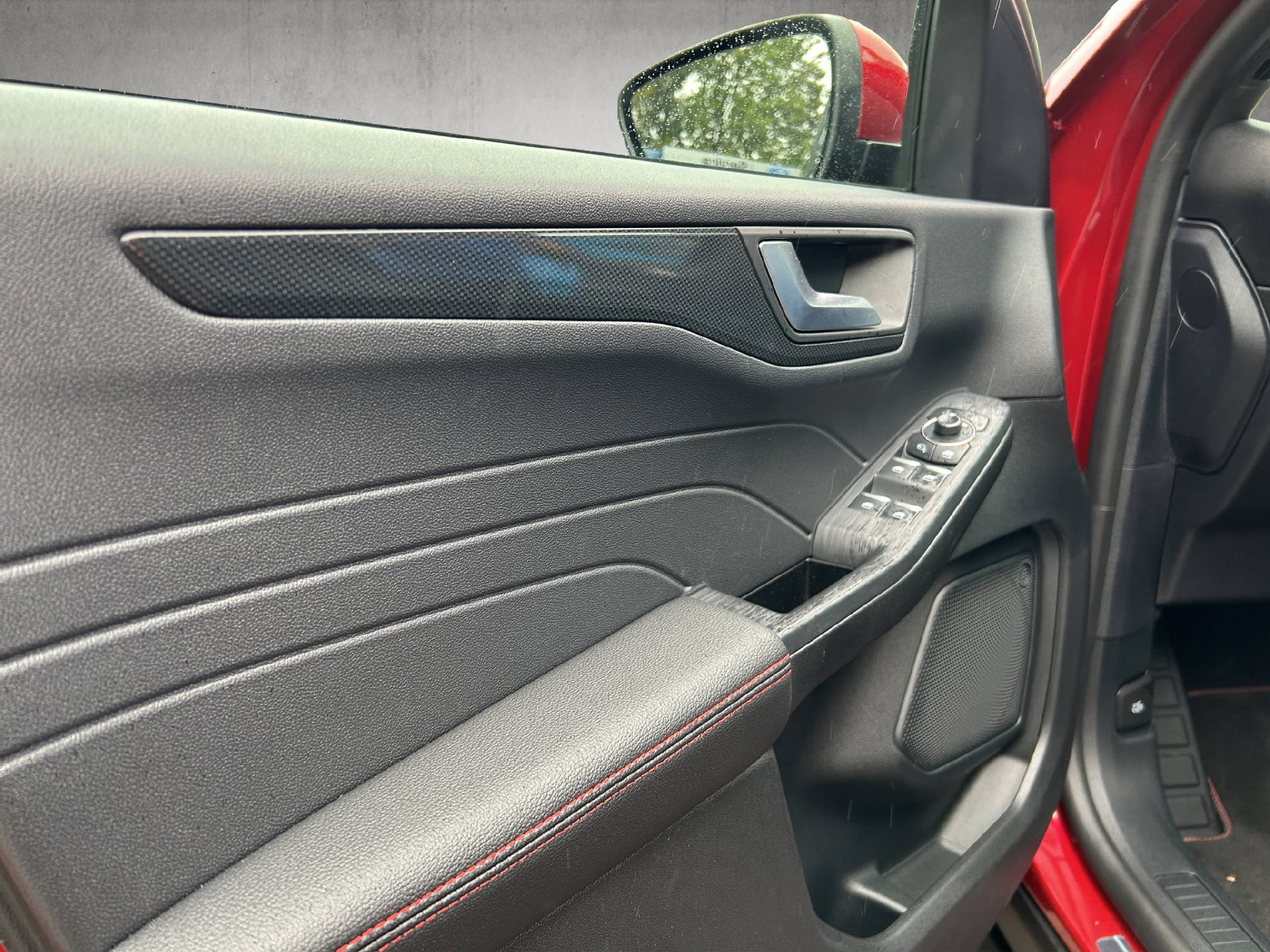 FORD Kuga 2.5 Plug-in Hybrid ST-Line-image-11