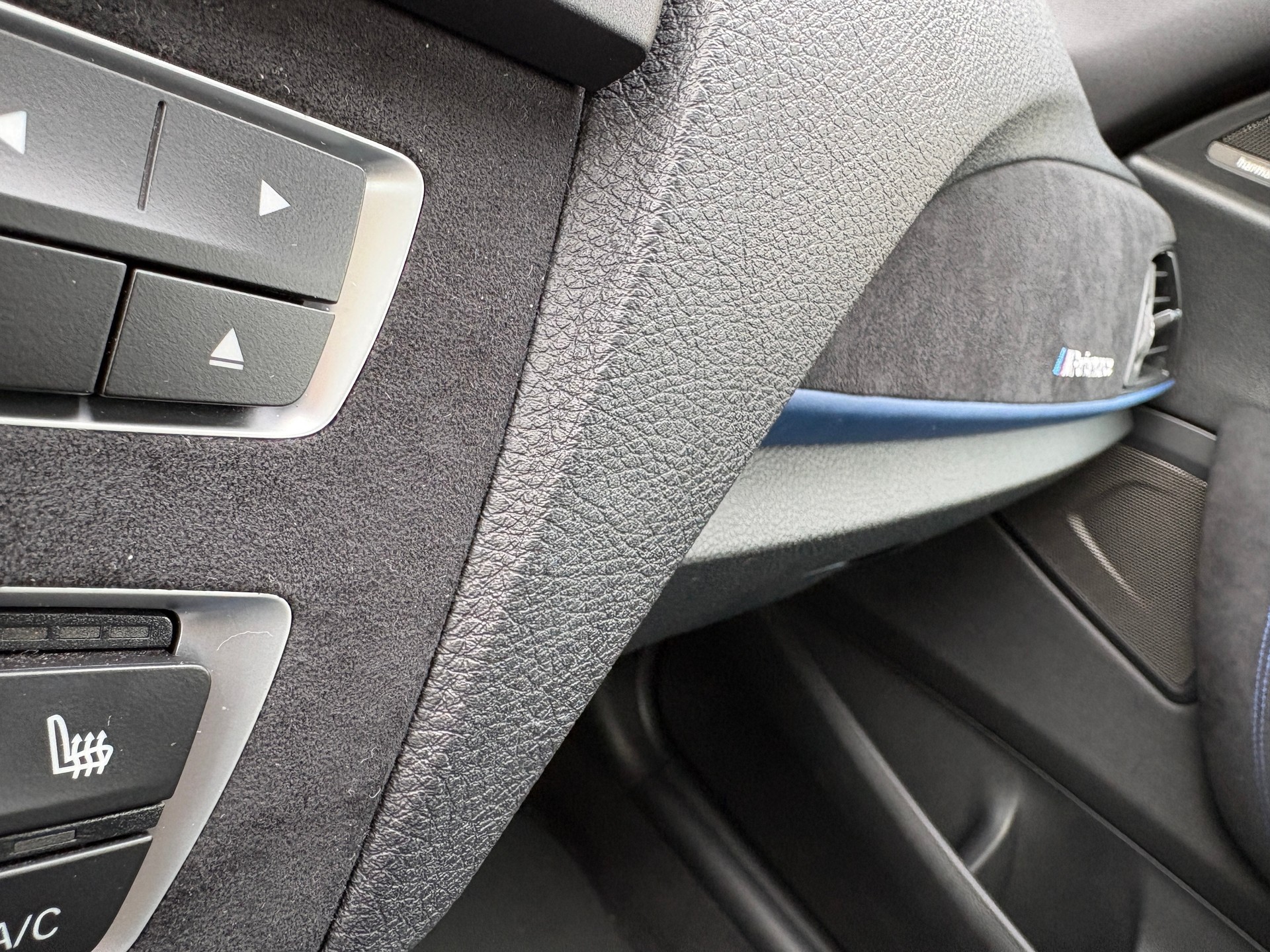 BMW M140i xDrive Steptronic-image-10