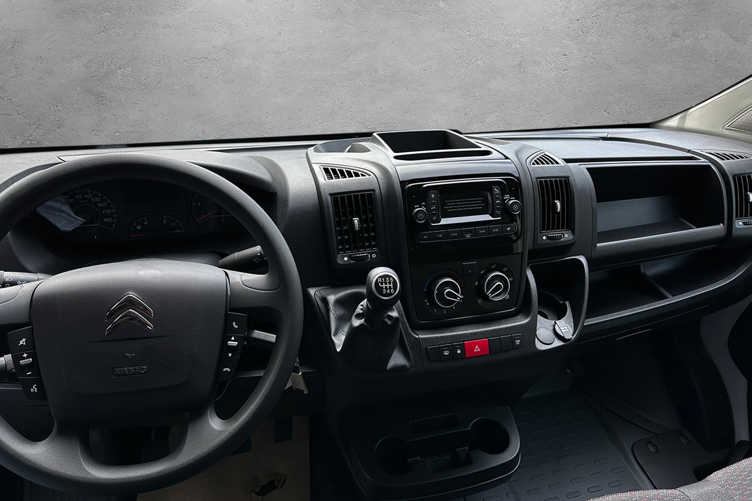 CITROEN Jumper 33 2.2 BlueHDi 140 L2H2-image-9
