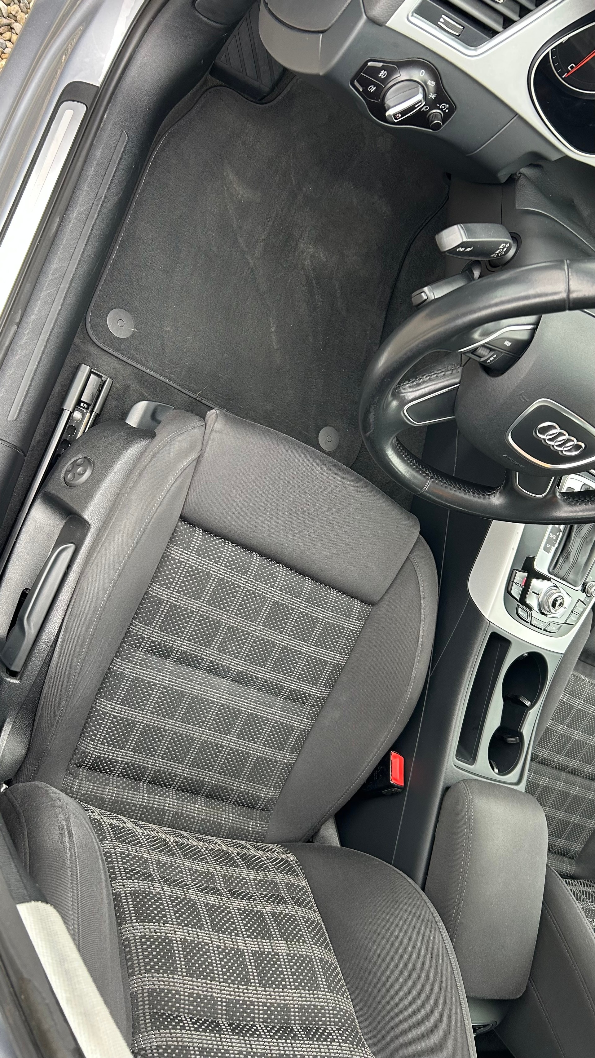 AUDI A4 Avant 2.0 TDI multitronic-image-17