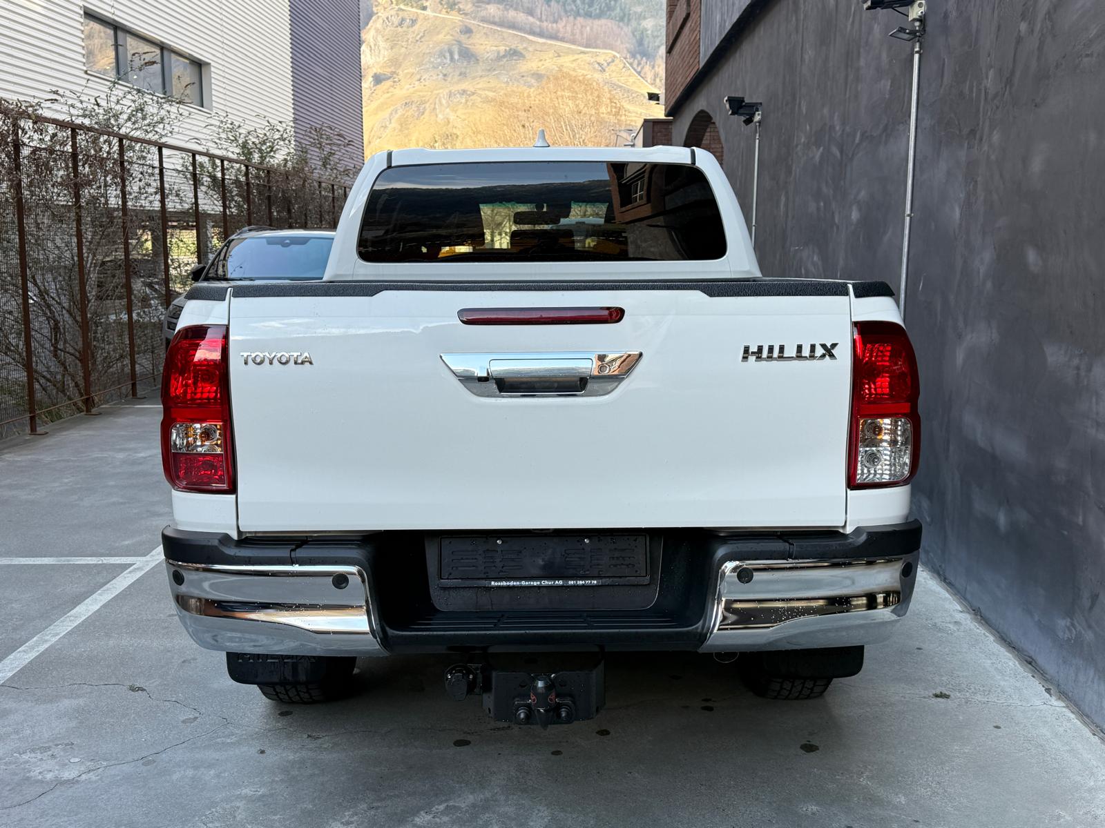 TOYOTA Hilux 2.4D-4D Style Double Cab 4x4 A-image-3