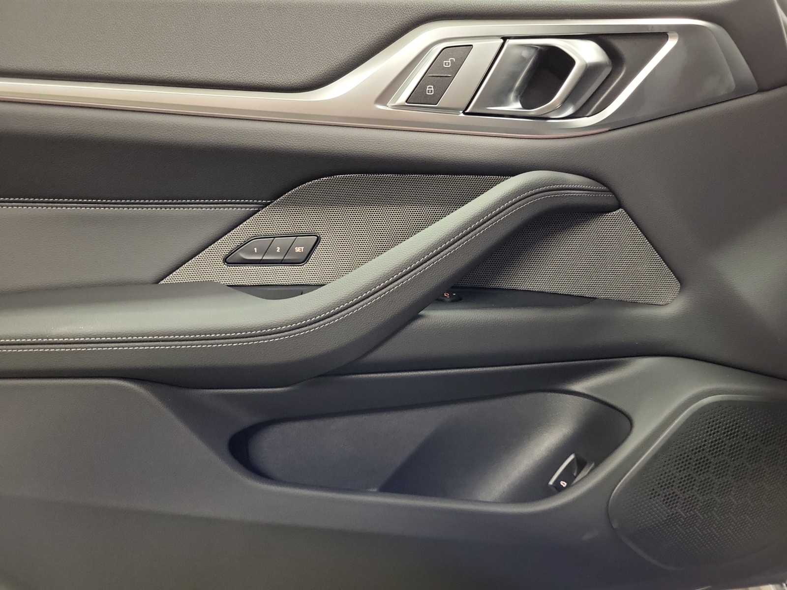 BMW i4 xDrive 40 M Sport Pro-image-14
