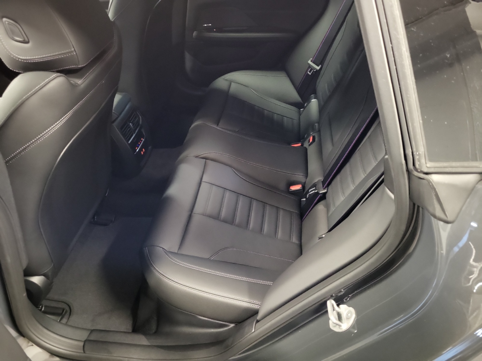 BMW i4 xDrive 40 M Sport Pro-image-15