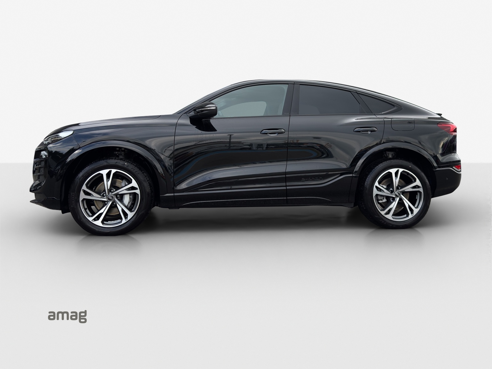 AUDI Q6 Sportback e-tron quattro-image-1