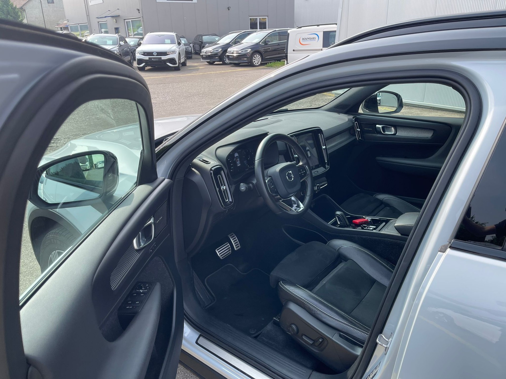VOLVO XC40 T4 R-Design Geartronic-image-10