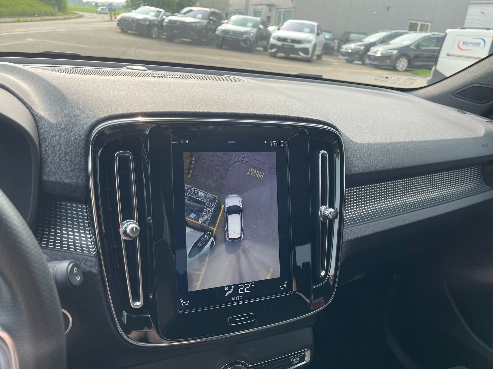 VOLVO XC40 T4 R-Design Geartronic-image-8