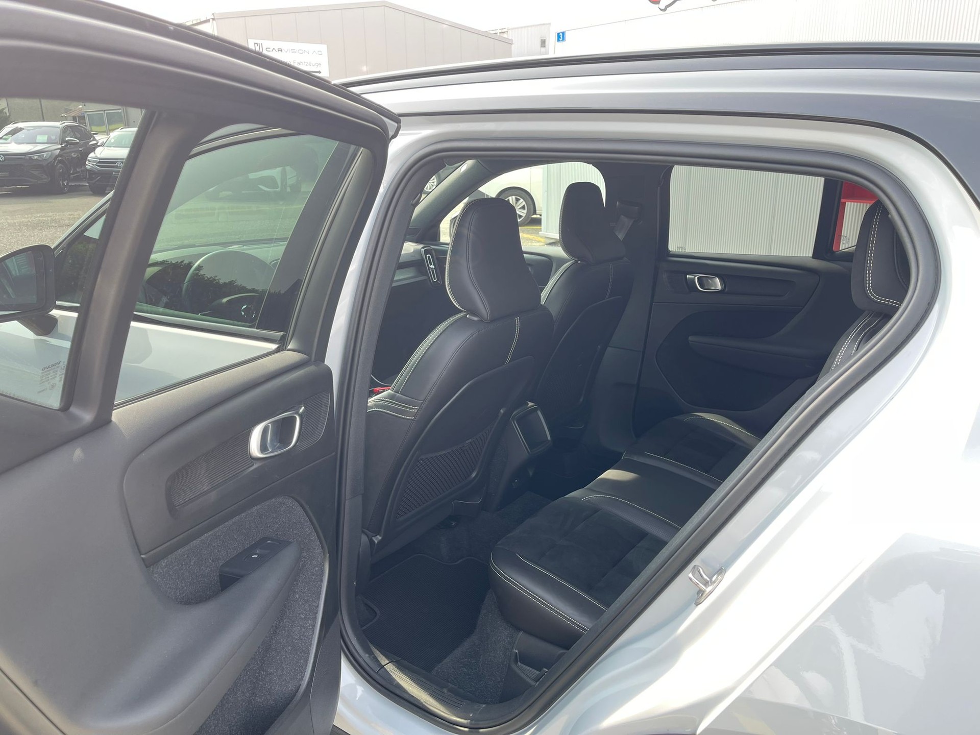 VOLVO XC40 T4 R-Design Geartronic-image-5