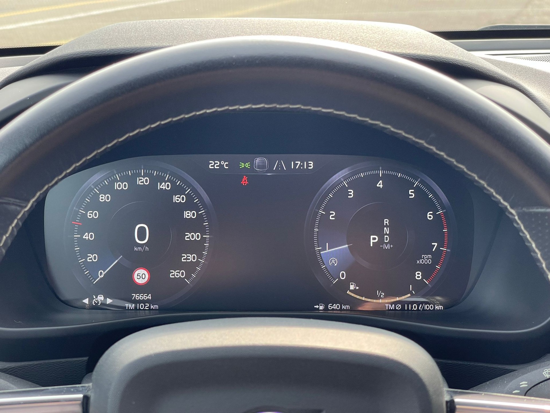 VOLVO XC40 T4 R-Design Geartronic-image-9