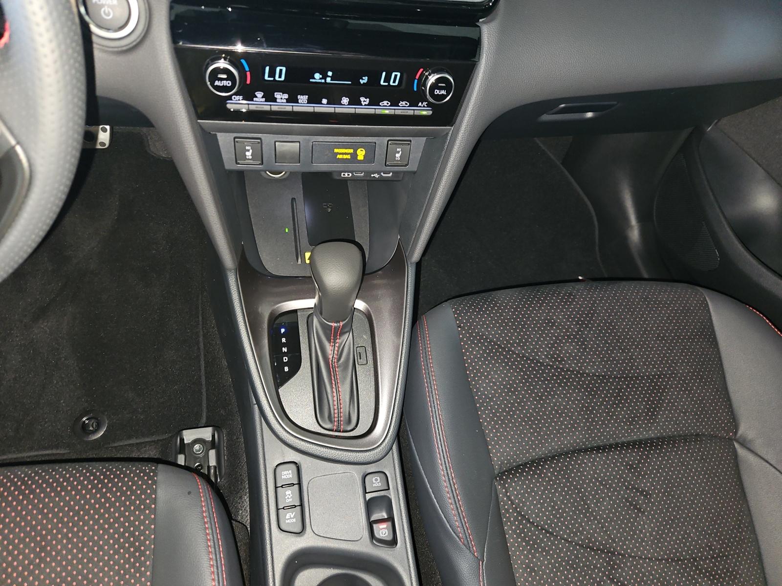 TOYOTA Yaris Cross 1.5 VVT-i HSD GR Sport-image-17