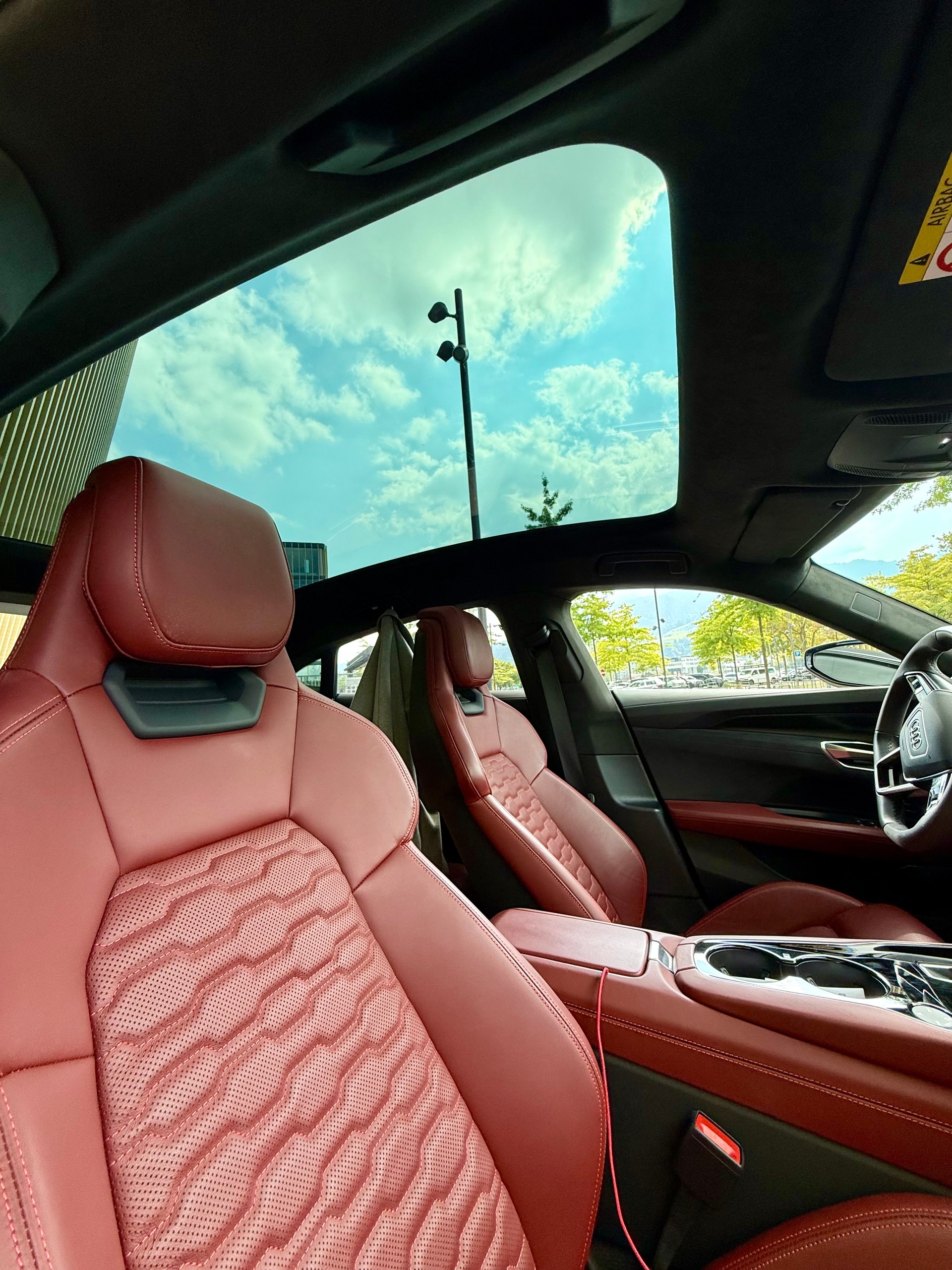 AUDI e-tron GT quattro-image-0