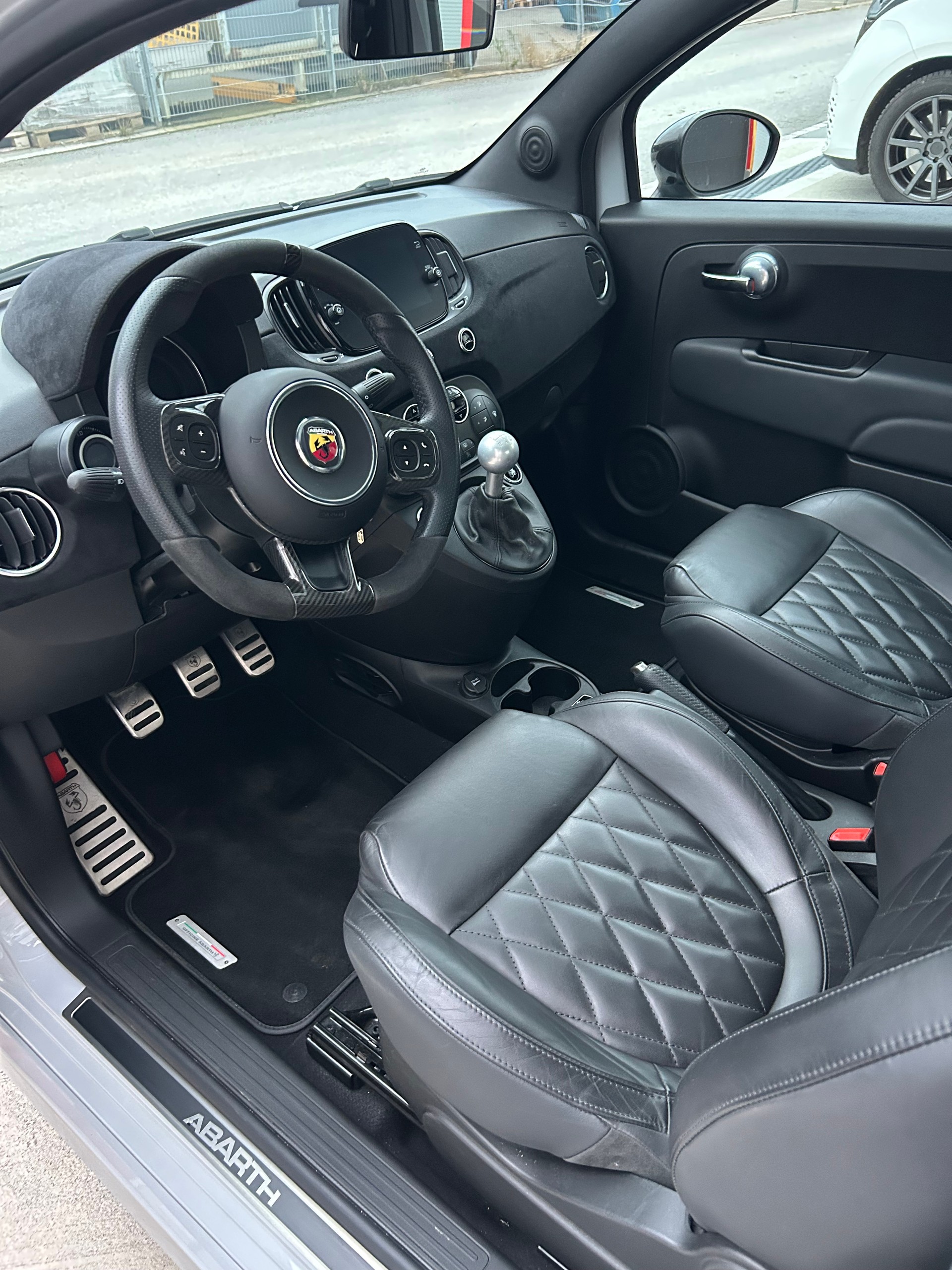 FIAT Abarth Competizione 595-image-4