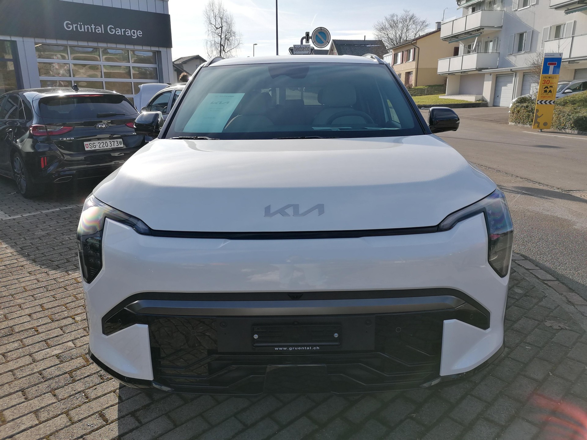 KIA EV3 81 kWh GT-Line-image-3