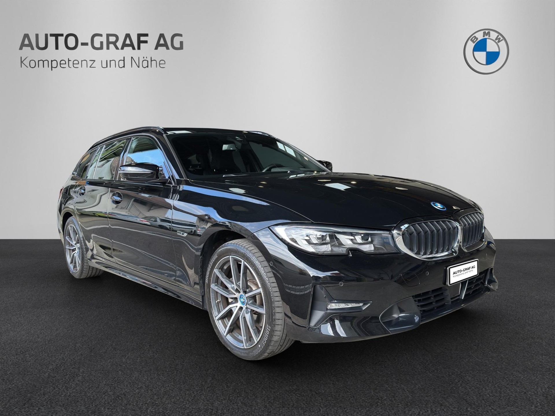 BMW 320e xDrive Touring Sport Line Steptronic-image-6
