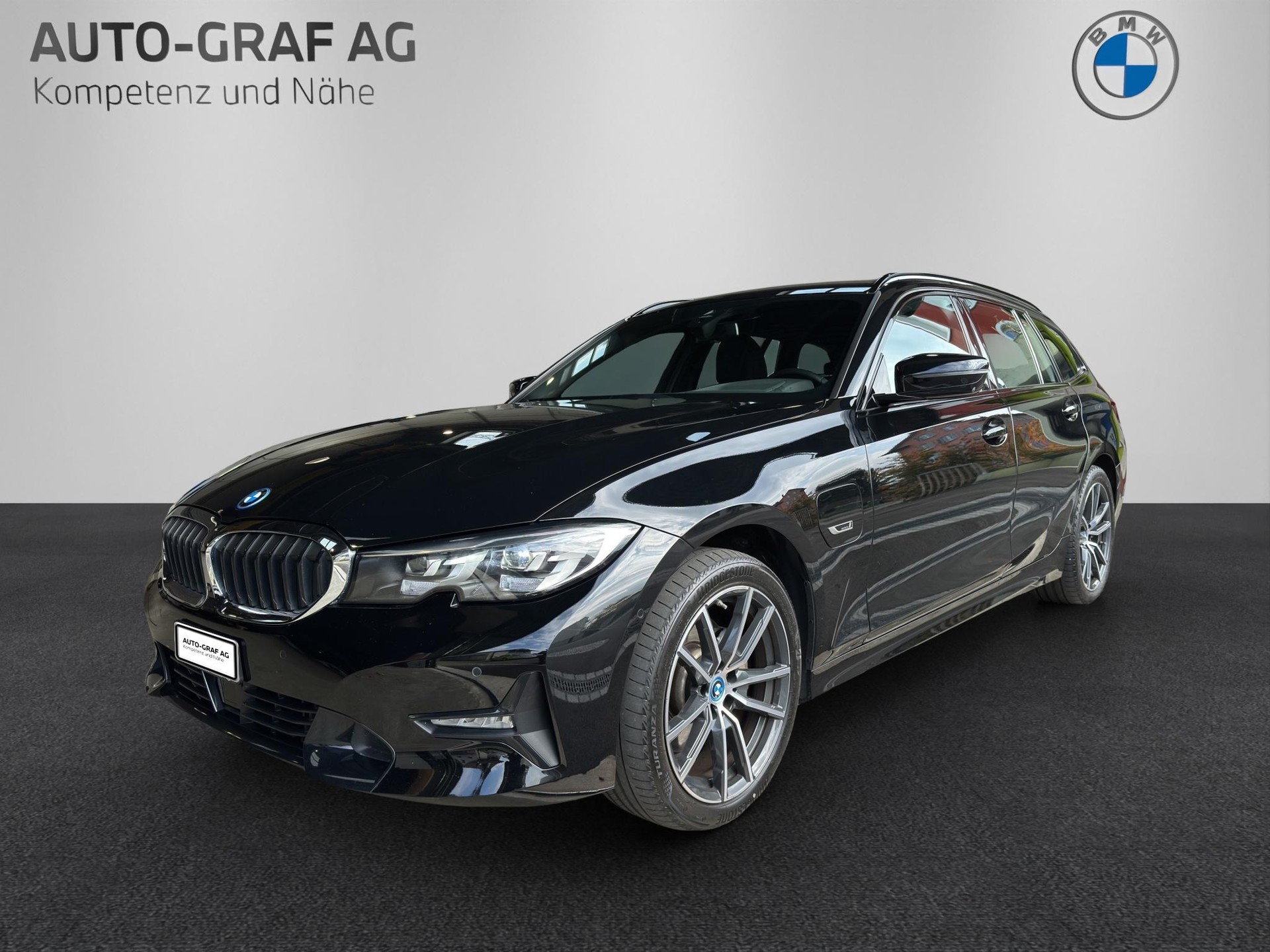 BMW 320e Touring Sport Line Steptronic-image-0