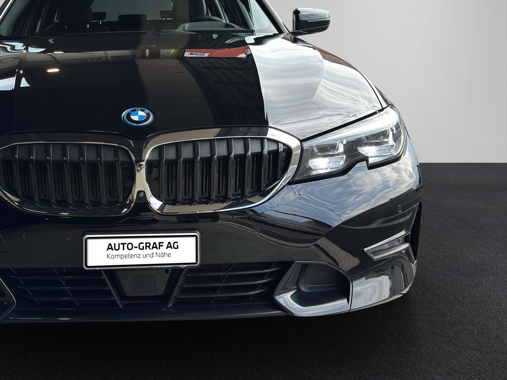 BMW 320e Touring Sport Line Steptronic-image-8
