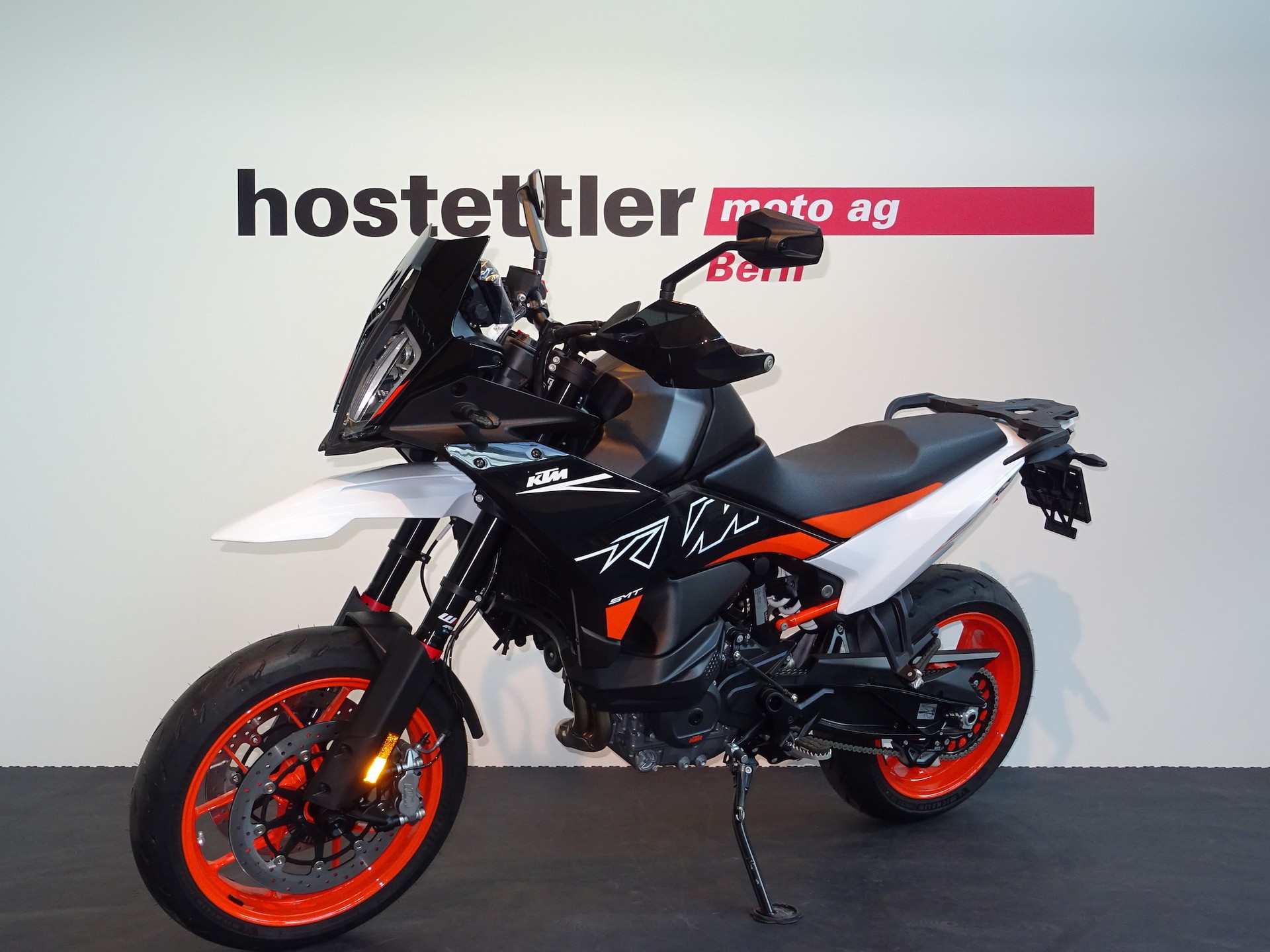 KTM 890 SMT-showroom-element-3