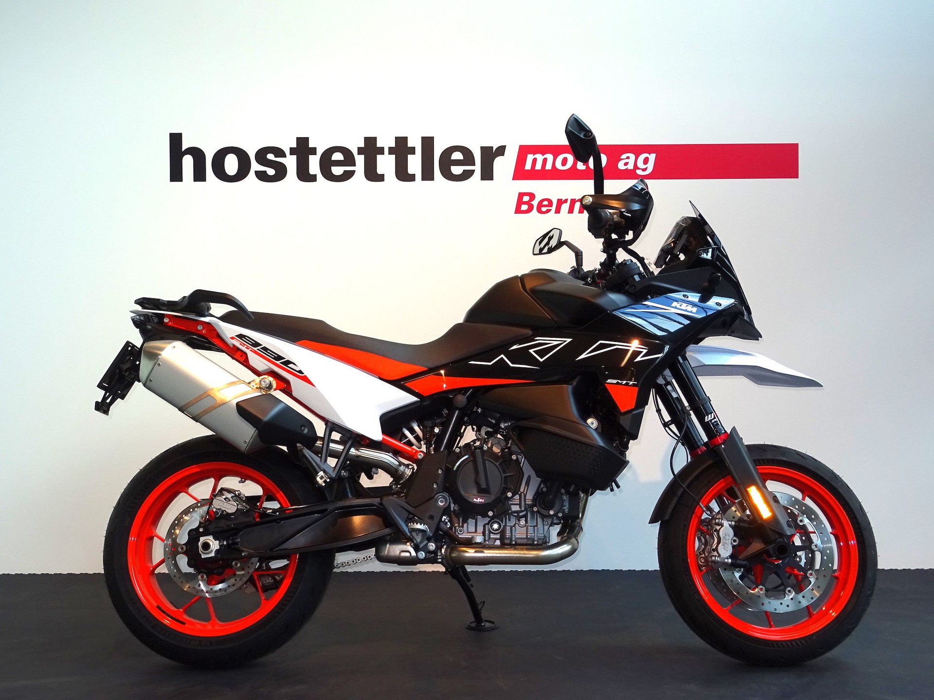 KTM 890 SMT-showroom-element-1