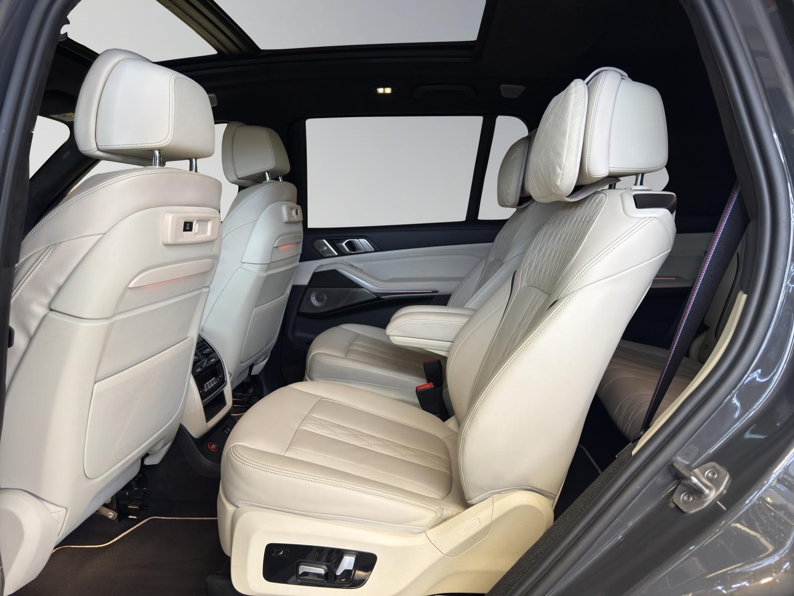 BMW X7 M50i-image-15