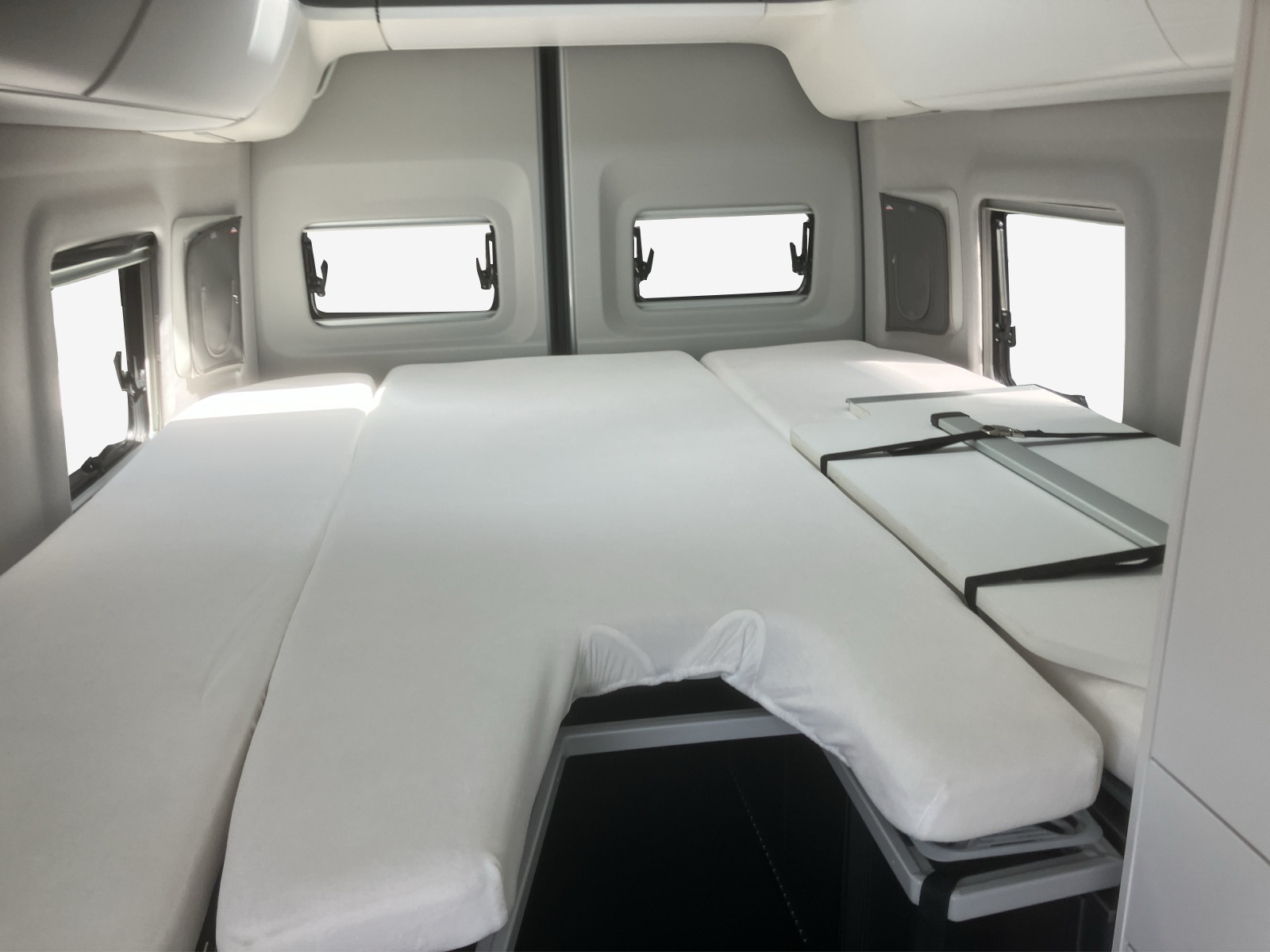 VW Grand California 680 2.0 BI-TDI-image-13